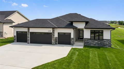 17418 North Valley Drive Urbandale IA 50323