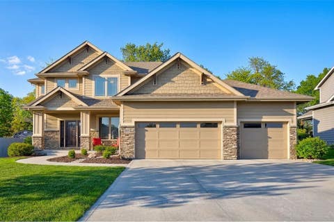 Homes For Sale - 3815 148th Street<br/> Dallas County, Urbandale, IA 50323