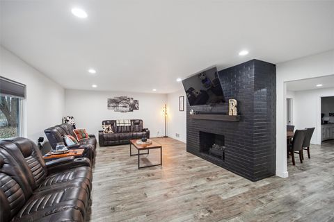 5706 SE 66th Place Carlisle IA 50047