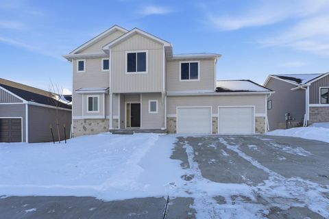 712 Plainside Avenue Norwalk IA 50211