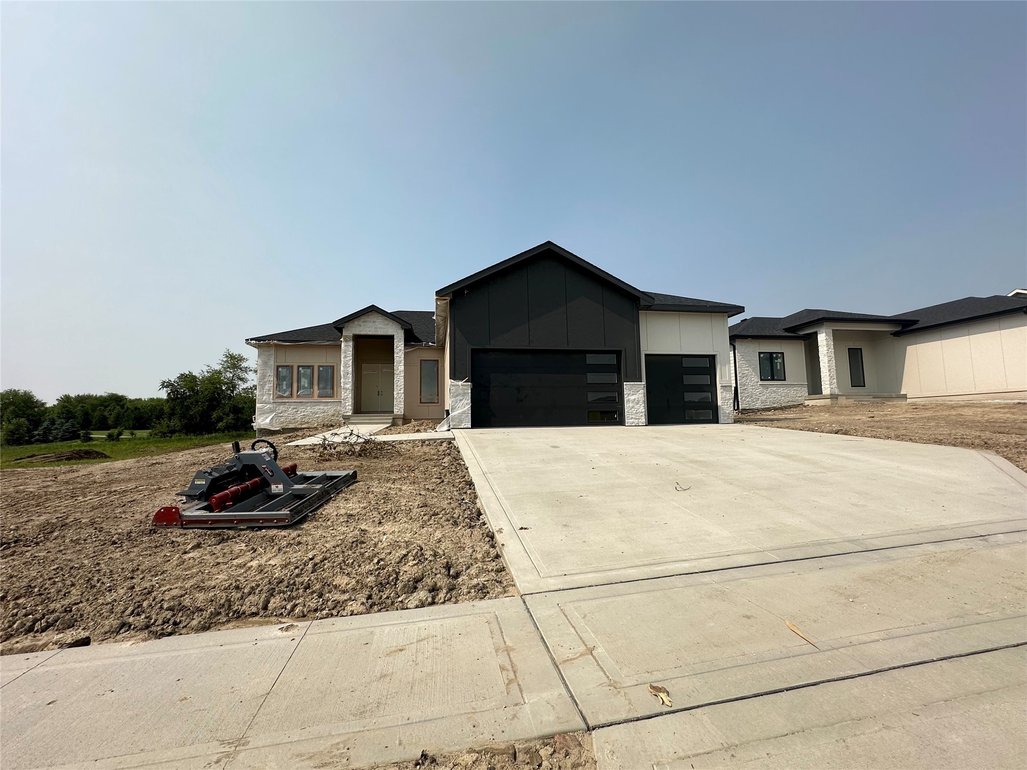 14505 Persimmon Drive, Urbandale, Iowa image 2