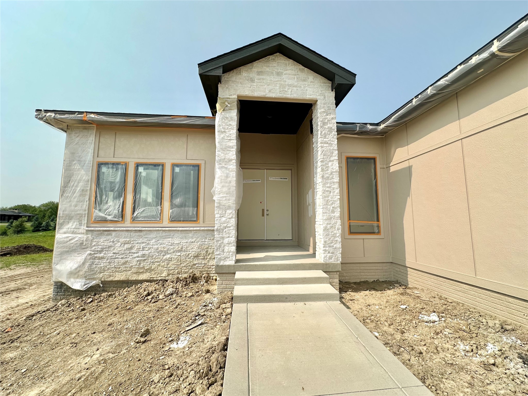 14505 Persimmon Drive, Urbandale, Iowa image 3