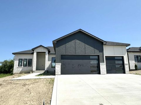 14505 Persimmon Drive Urbandale IA 50323