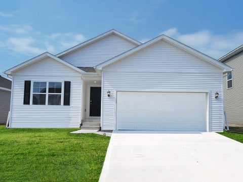 Homes For Sale - 422 Kingfisher Drive<br/> Norwalk, IA 50211