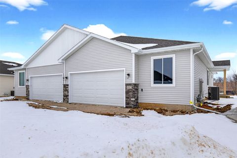 Condo For Sale - 1552 Foxtail Drive<br/> Altoona, IA 50009