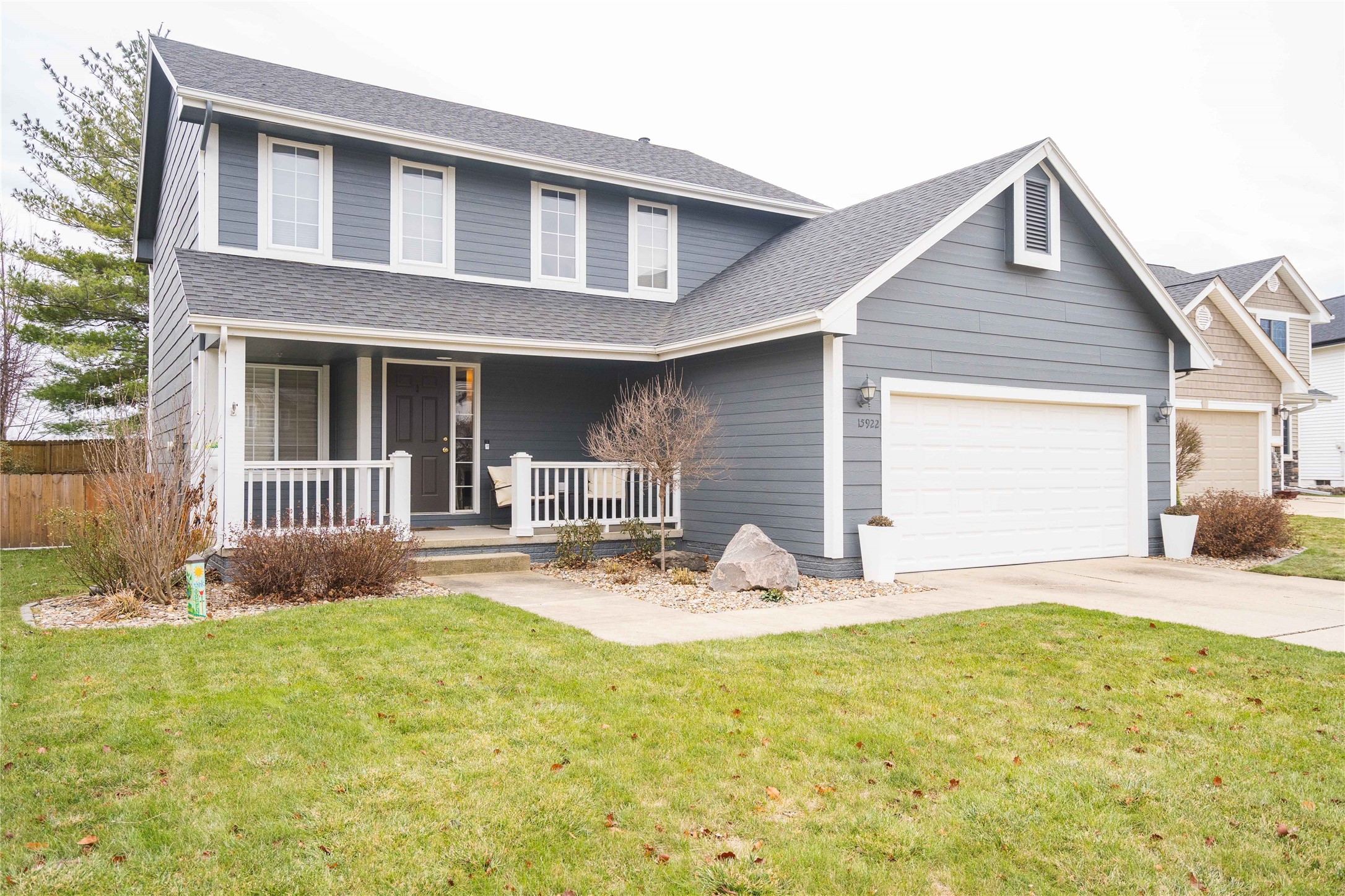 15922 Rosewood Court, Clive, Iowa image 2