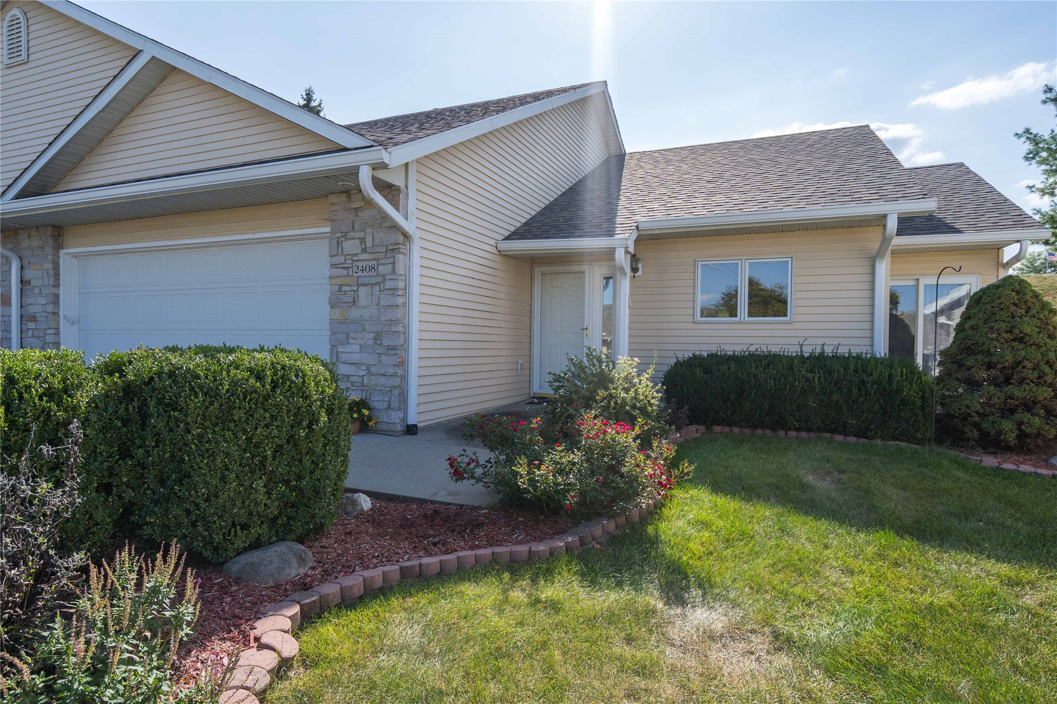 2408 Pine Circle, Urbandale, Iowa image 1