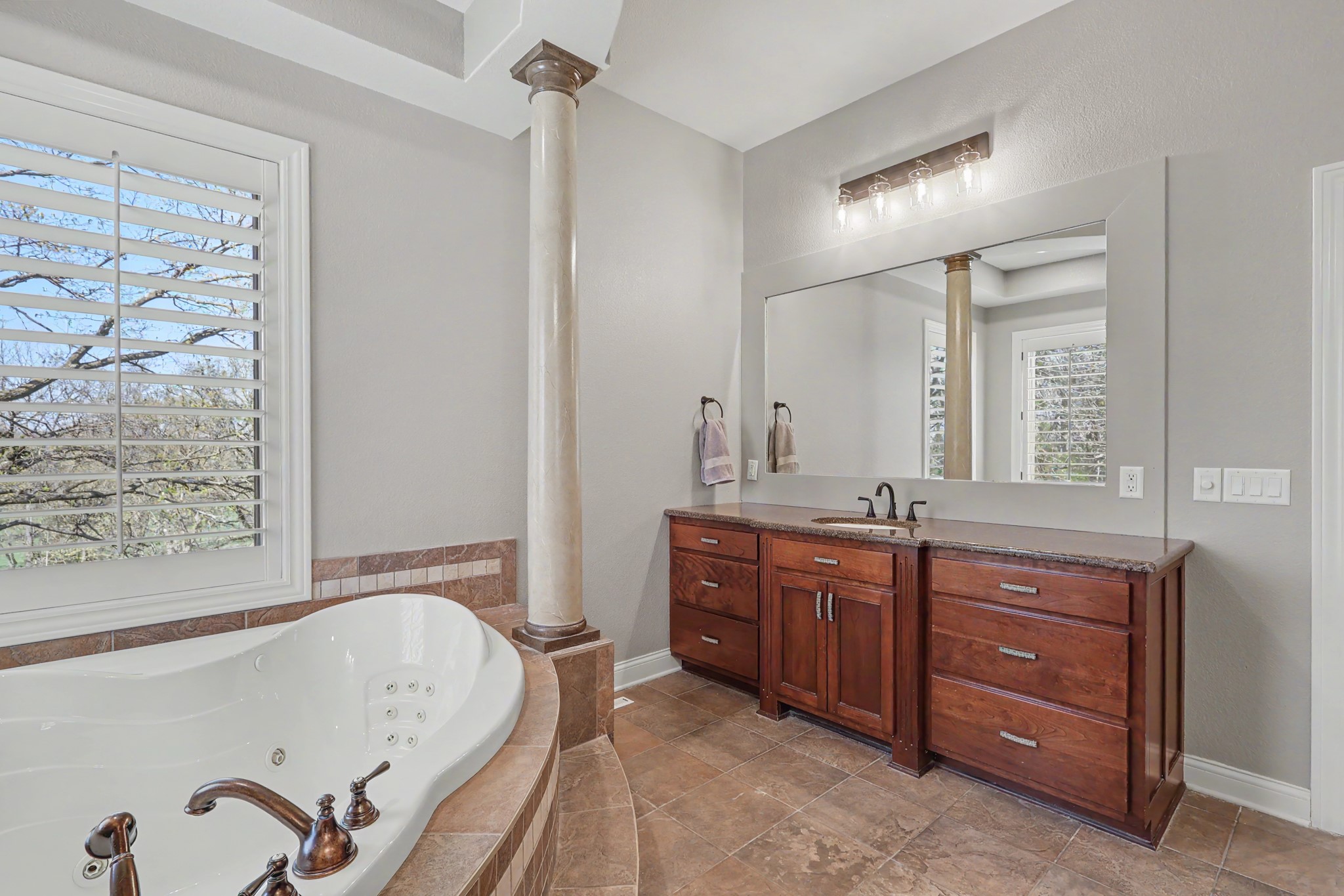 Ames, Iowa, 50010, United States, 5 Bedrooms Bedrooms, ,6 BathroomsBathrooms,Residential,Active,2041536