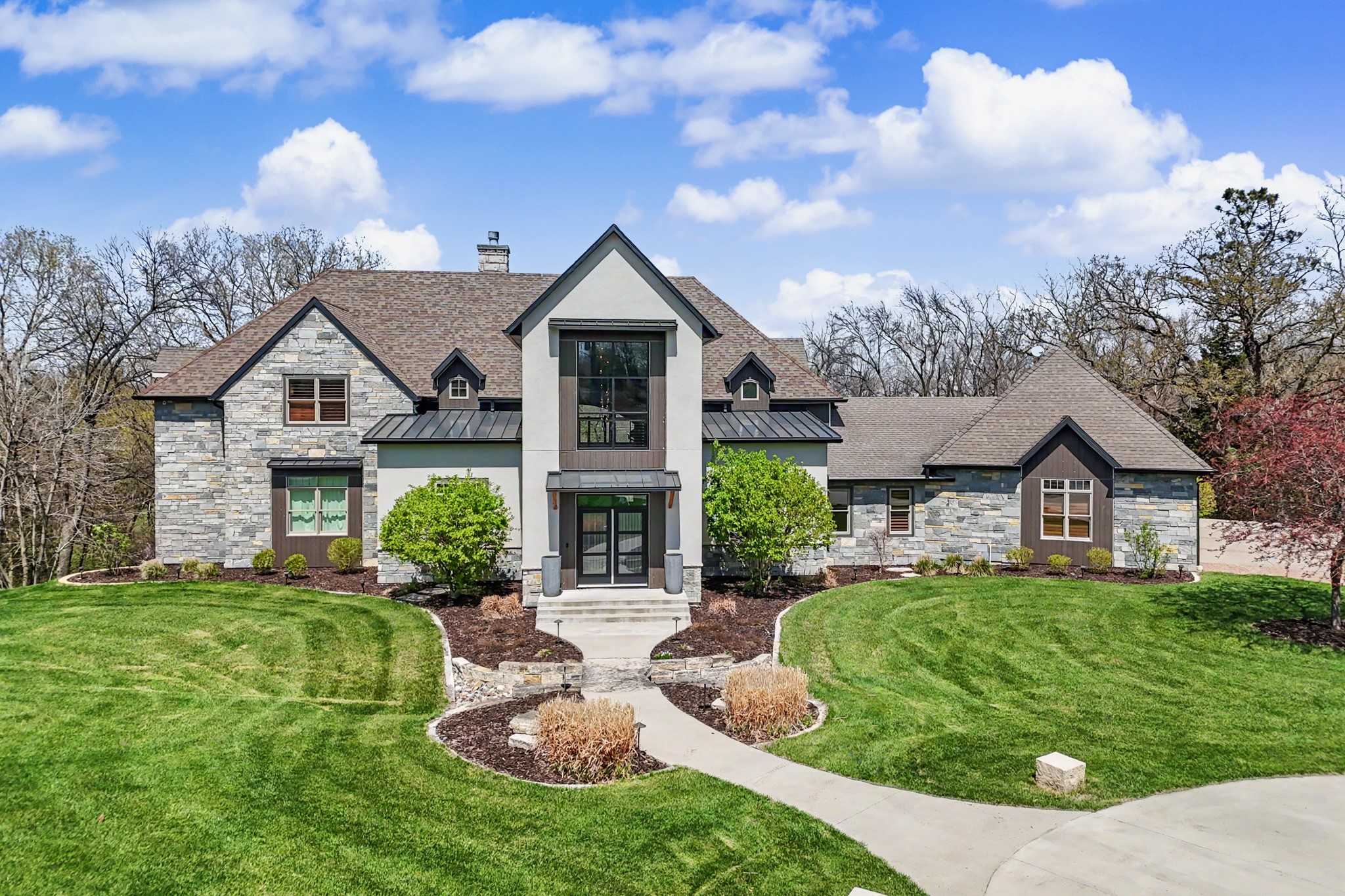 Ames, Iowa, 50010, United States, 5 Bedrooms Bedrooms, ,6 BathroomsBathrooms,Residential,Active,2041536
