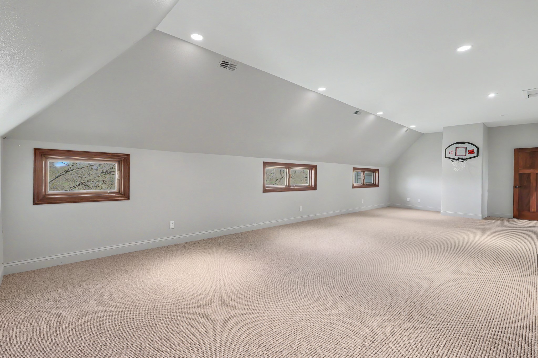 Ames, Iowa, 50010, United States, 5 Bedrooms Bedrooms, ,6 BathroomsBathrooms,Residential,Active,2041536