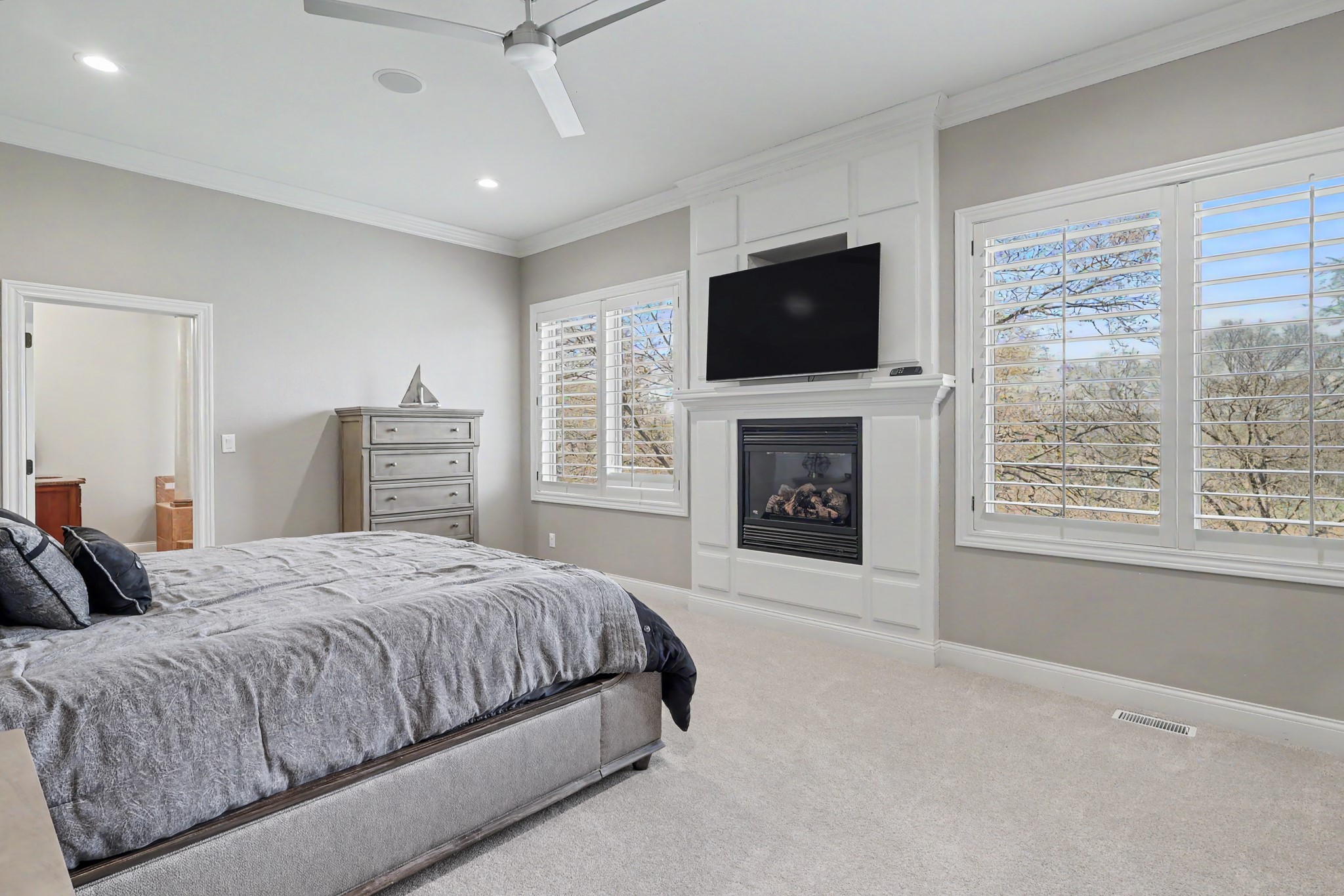 Ames, Iowa, 50010, United States, 5 Bedrooms Bedrooms, ,6 BathroomsBathrooms,Residential,Active,2041536