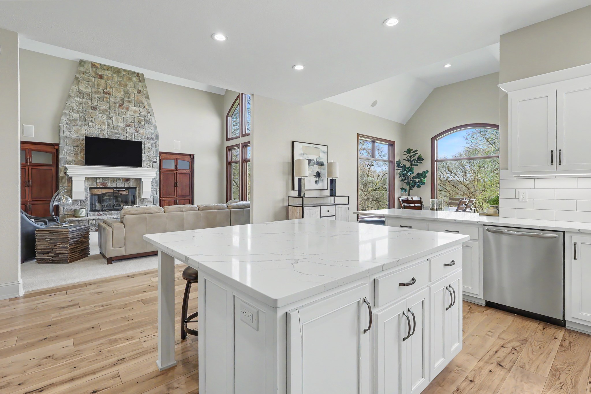 Ames, Iowa, 50010, United States, 5 Bedrooms Bedrooms, ,6 BathroomsBathrooms,Residential,Active,2041536
