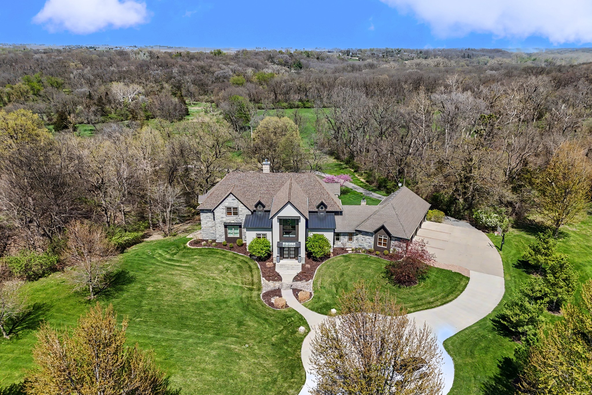 Ames, Iowa, 50010, United States, 5 Bedrooms Bedrooms, ,6 BathroomsBathrooms,Residential,Active,2041536