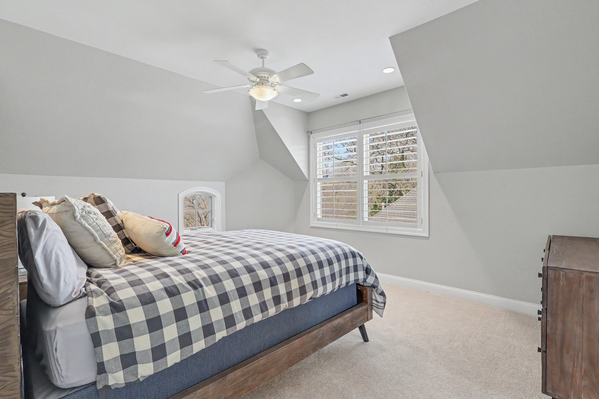 Ames, Iowa, 50010, United States, 5 Bedrooms Bedrooms, ,6 BathroomsBathrooms,Residential,Active,2041536