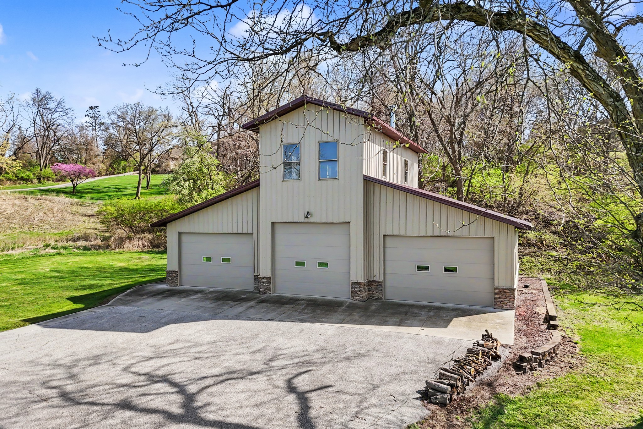 Ames, Iowa, 50010, United States, 5 Bedrooms Bedrooms, ,6 BathroomsBathrooms,Residential,Active,2041536
