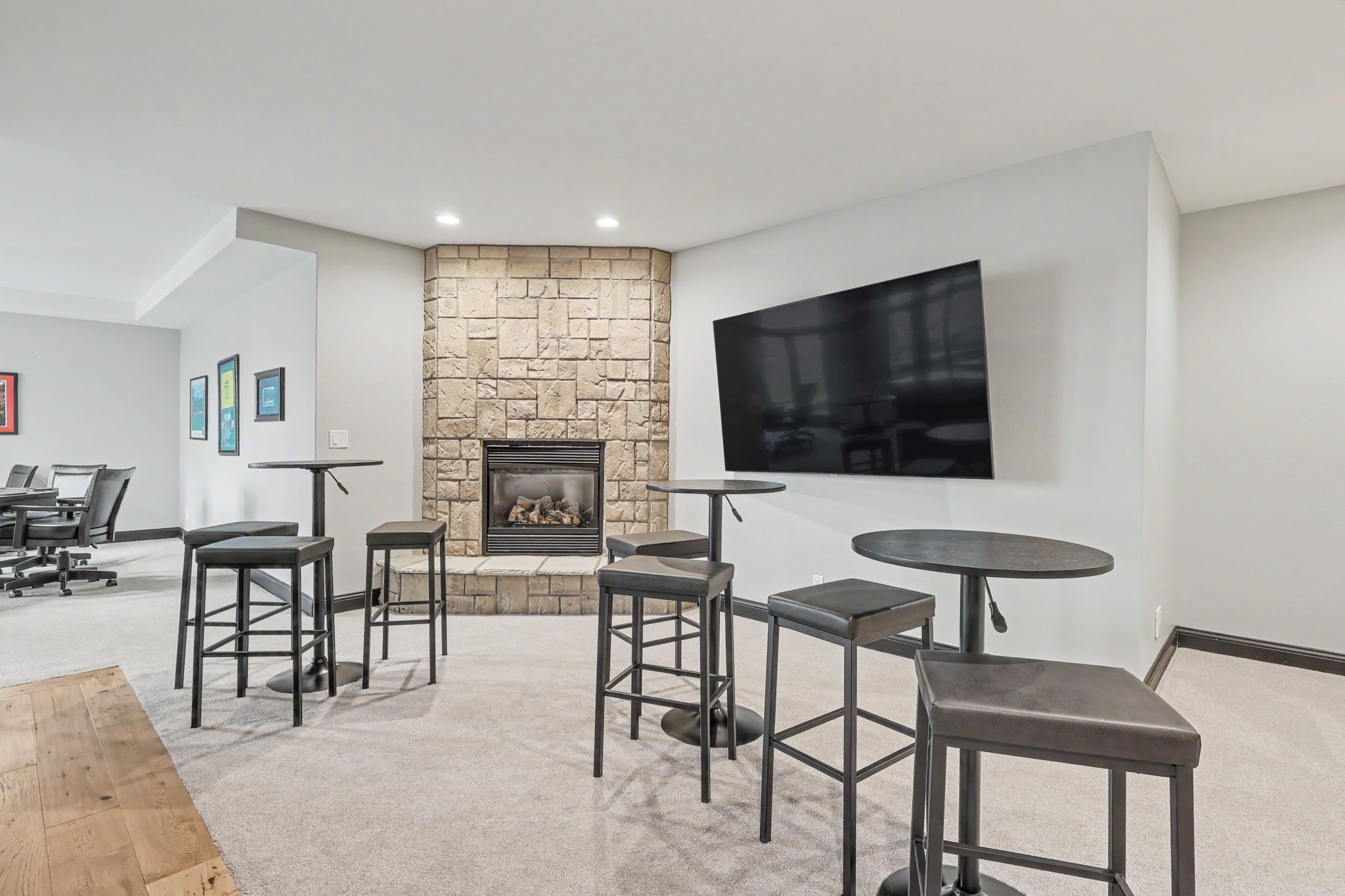 Ames, Iowa, 50010, United States, 5 Bedrooms Bedrooms, ,6 BathroomsBathrooms,Residential,Active,2041536