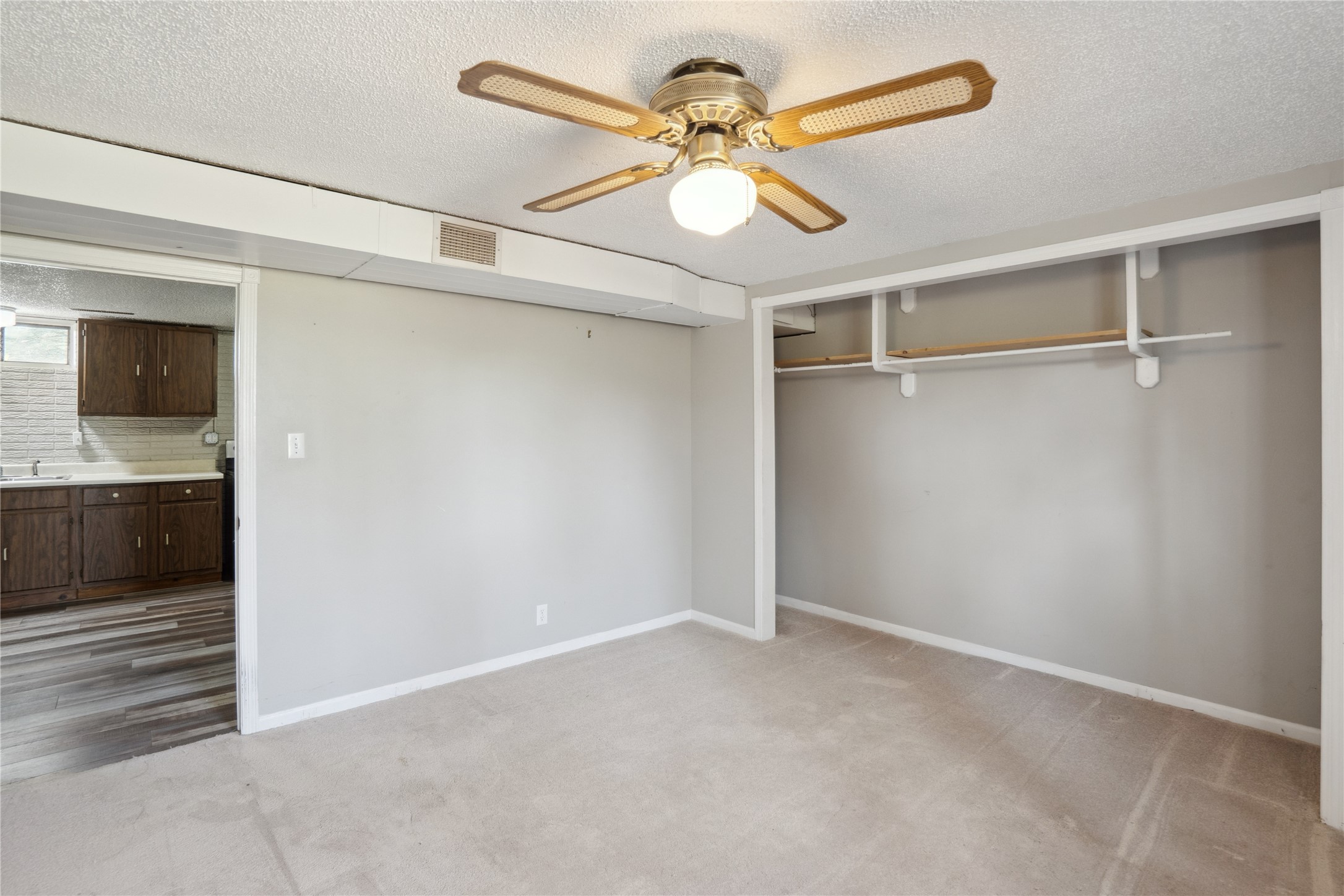 2295 Dakota Drive, Pella, Iowa image 15