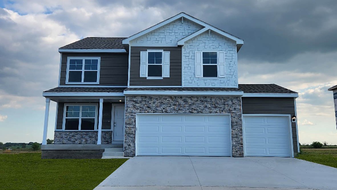 201 Bobwhite Avenue, Bondurant, Iowa image 1