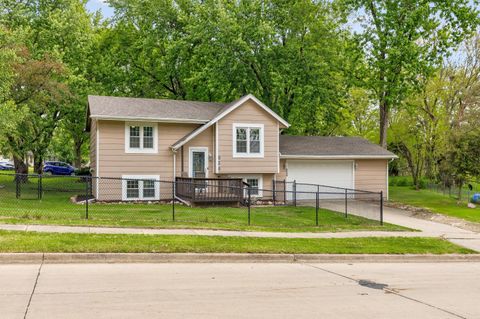 Homes For Sale - 824 Casady Drive<br/> Warren County, Norwalk, IA 50211