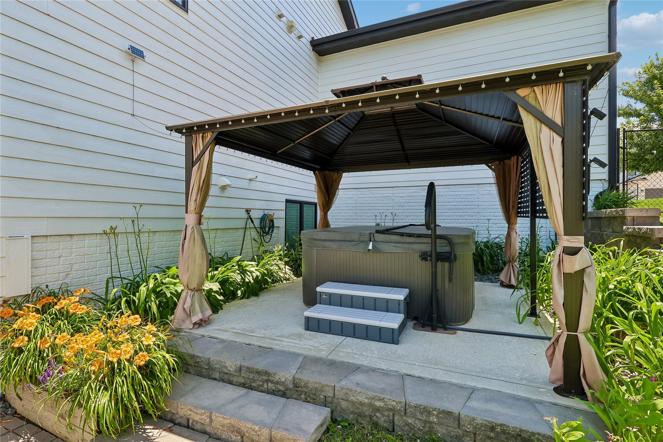 875 Roman Road