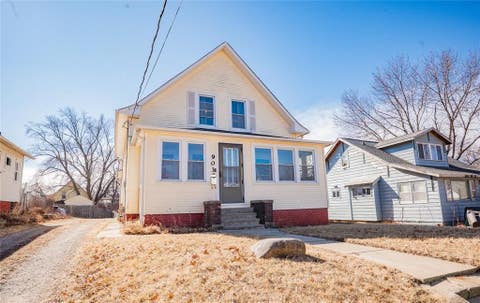 Homes For Sale - 903 Morton Avenue<br/> Des Moines, IA 50316