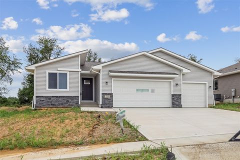 213 S Walnut Drive Norwalk IA 50211