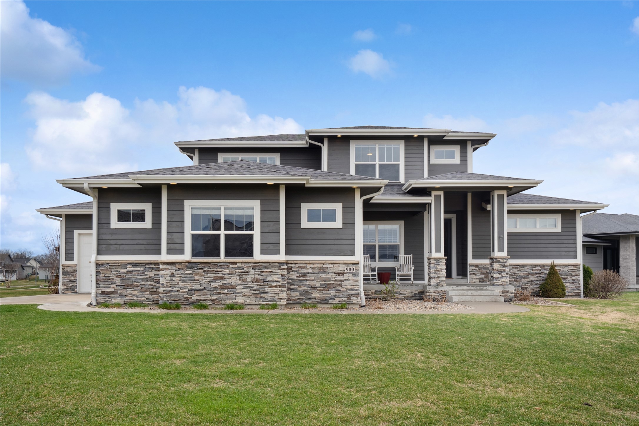 900 NE Fox Valley Court, Waukee, Iowa image 1