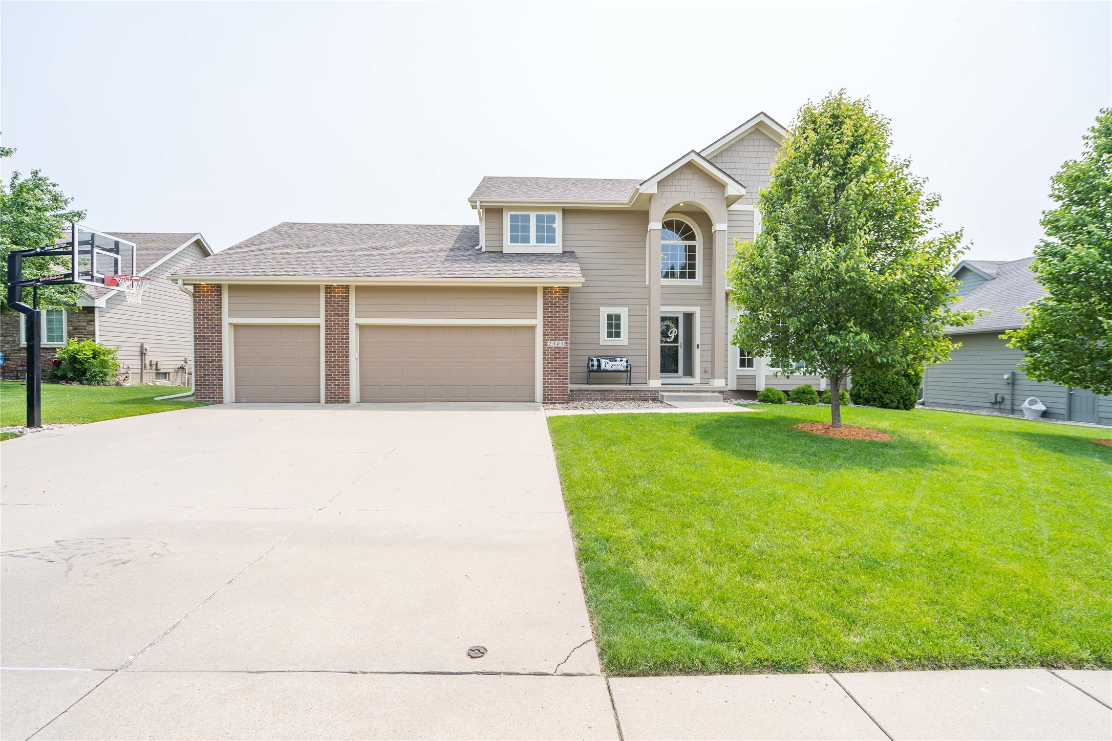 2303 NE Bel Aire Drive, Ankeny, Iowa image 1
