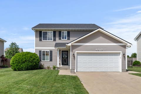 Homes For Sale - 4812 NE Trilein Drive<br/> Ankeny, IA 50021