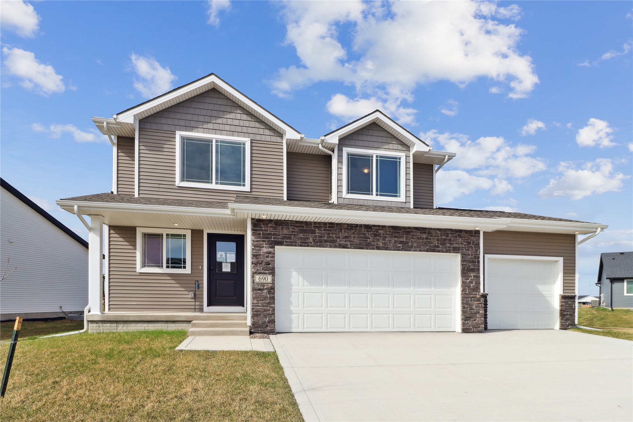 690 NW Rosemont Drive, Waukee, Iowa image 1