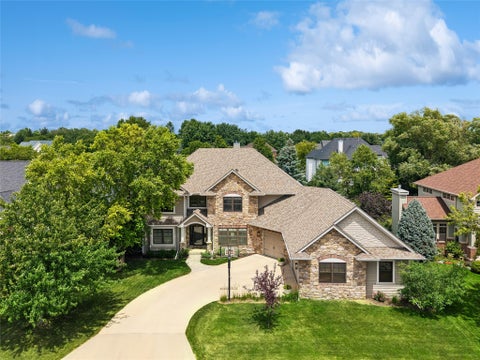Homes For Sale - 5865 Fairway Court<br/> West Des Moines, IA 50266