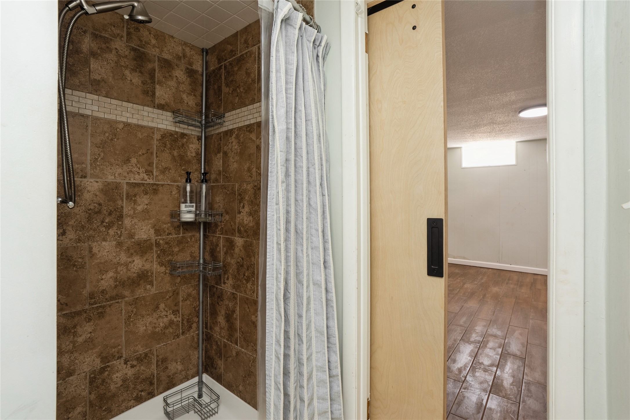 4022 Madison Avenue, Des Moines, Iowa image 15