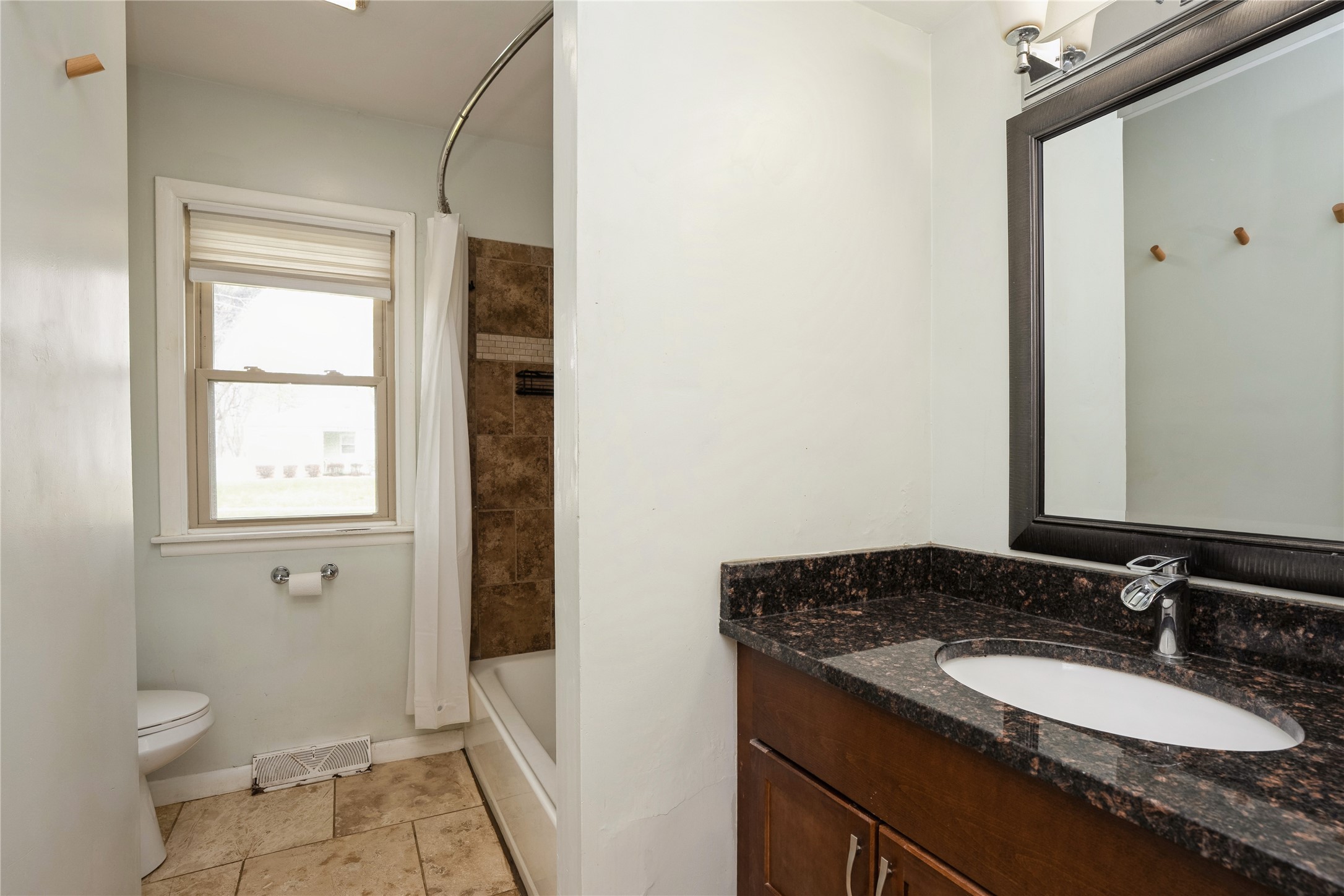 4022 Madison Avenue, Des Moines, Iowa image 7