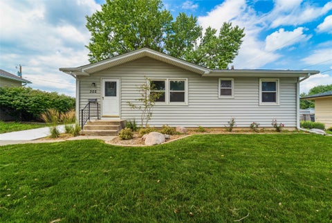 Homes For Sale - 302 NE 6th Street<br/> Polk County, Ankeny, IA 50021