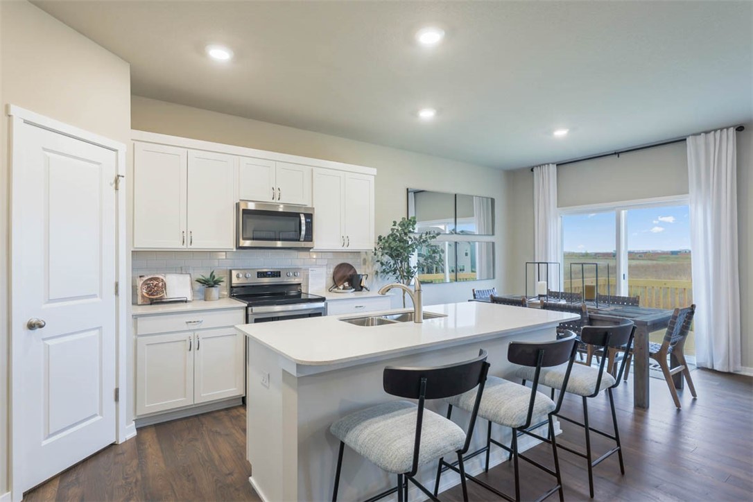 2531 Brook View Drive, Des Moines, Iowa image 8