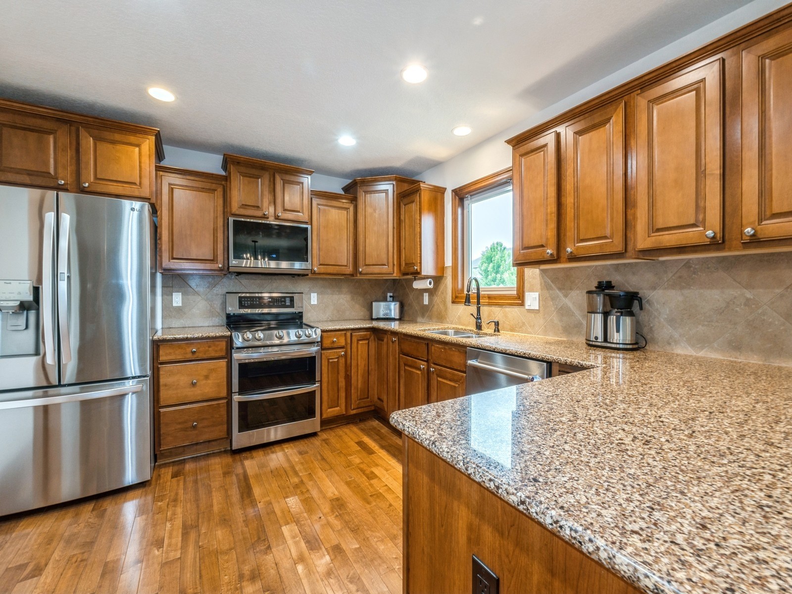 8305 Century Drive, West Des Moines, Iowa image 11