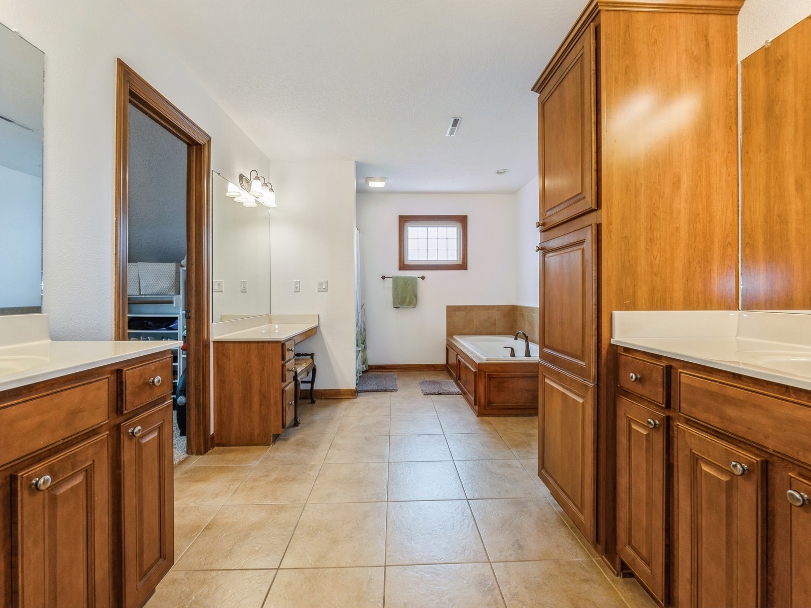 8305 Century Drive, West Des Moines, Iowa image 20