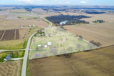 5823 Highway S74 S Newton IA 50208