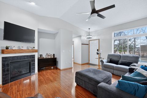 Condo For Sale - 9509 Maple Lane<br/> Johnston, IA 50131