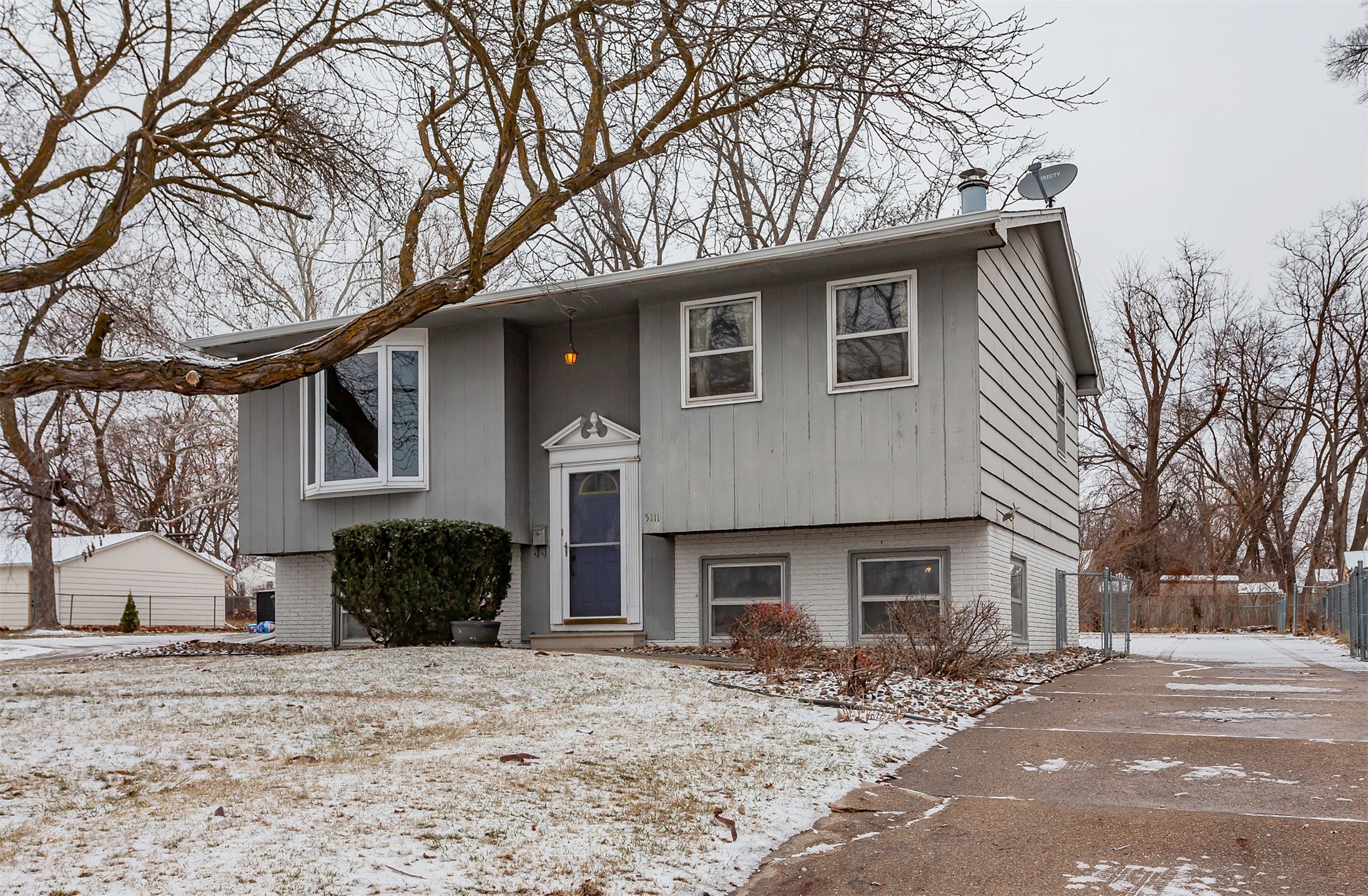 5111 Douglas Avenue, Des Moines, Iowa image 1