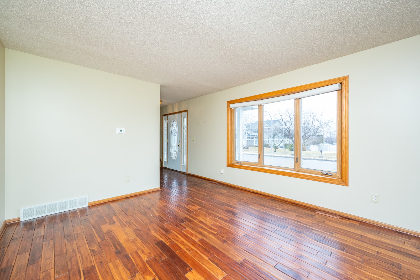 1214 SE Lowell Drive, Ankeny, Iowa image 4