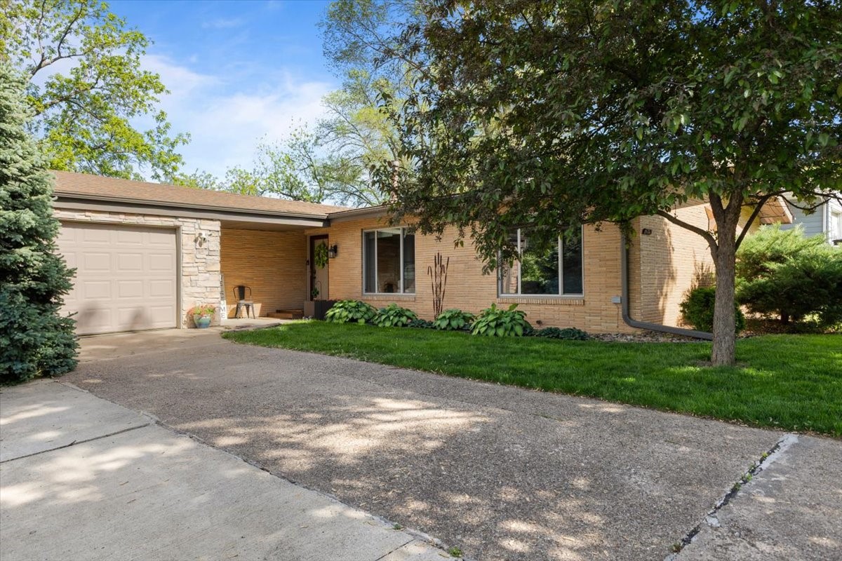 4009 SW 26th Street, Des Moines, Iowa image 2