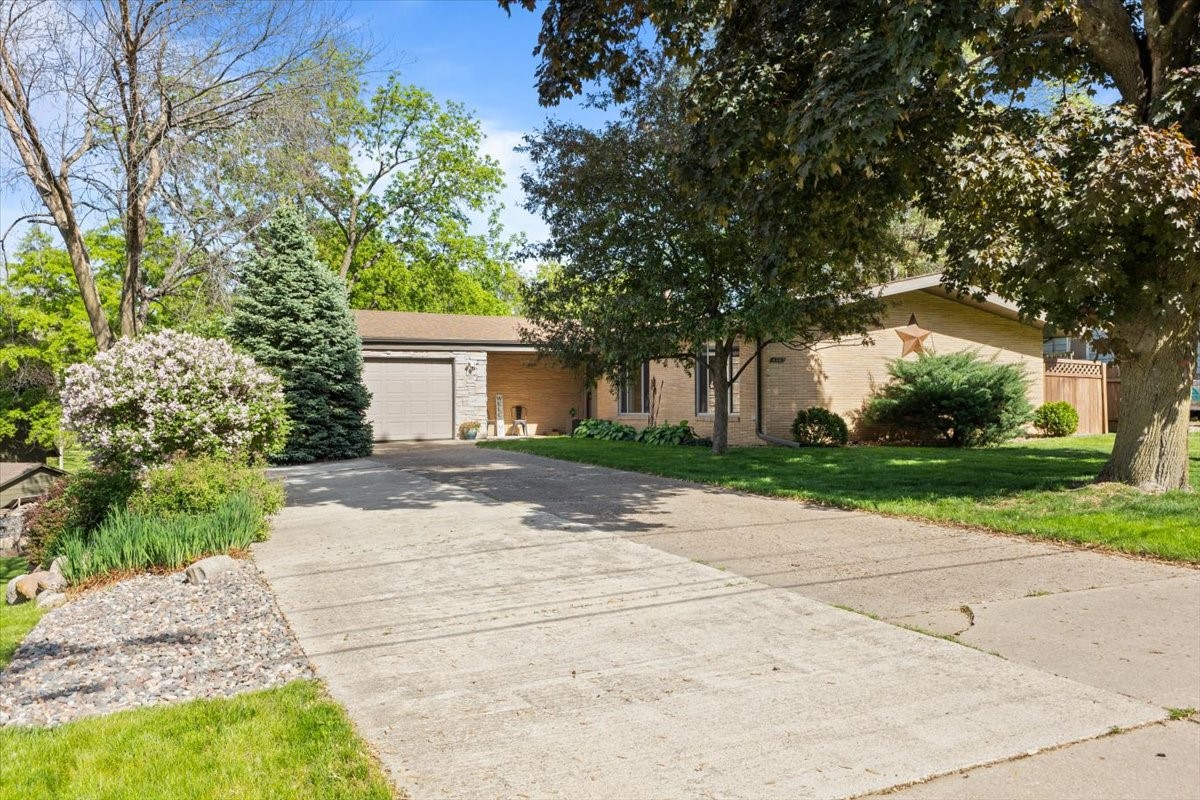 4009 SW 26th Street, Des Moines, Iowa image 1