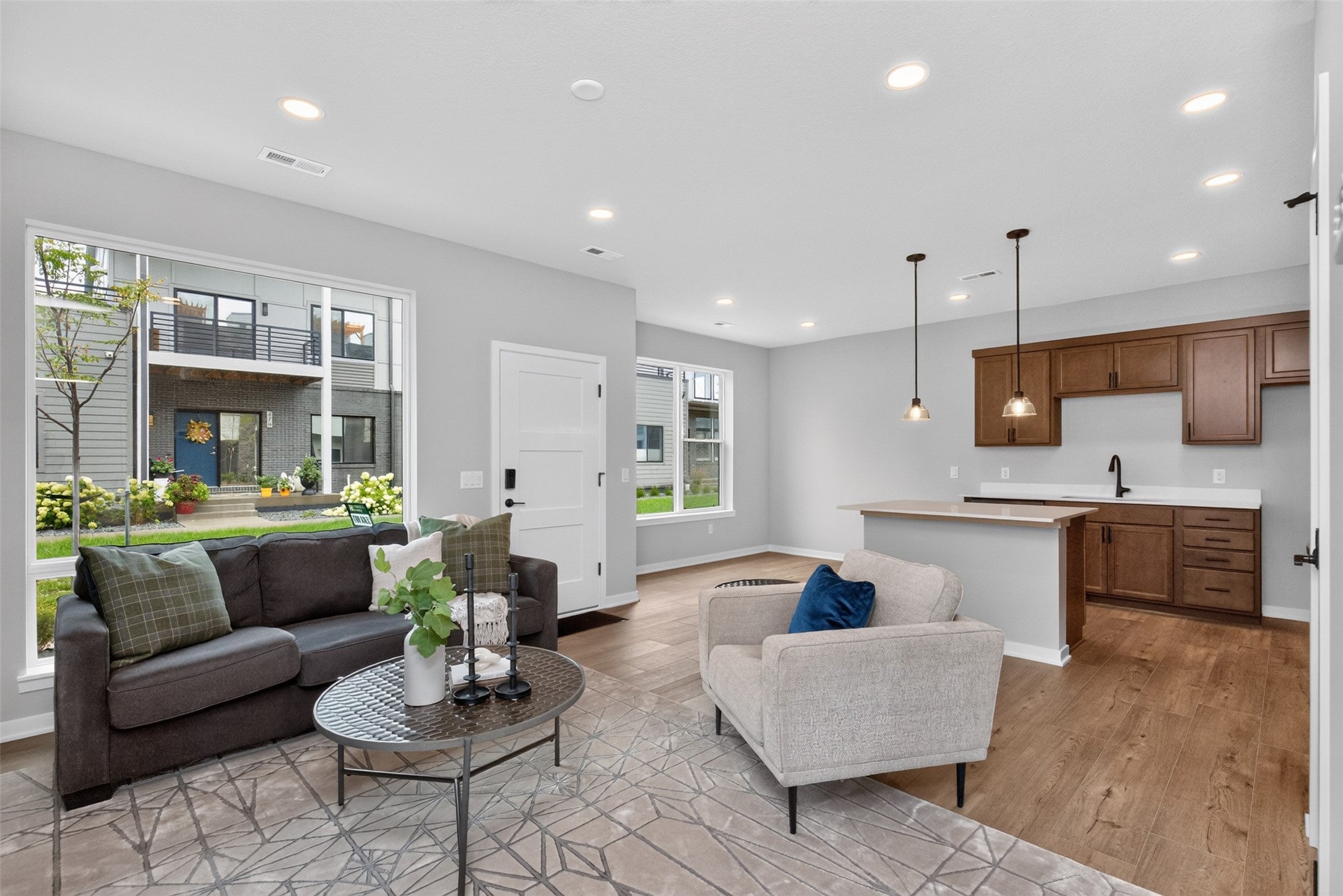 464 SW 12th Street