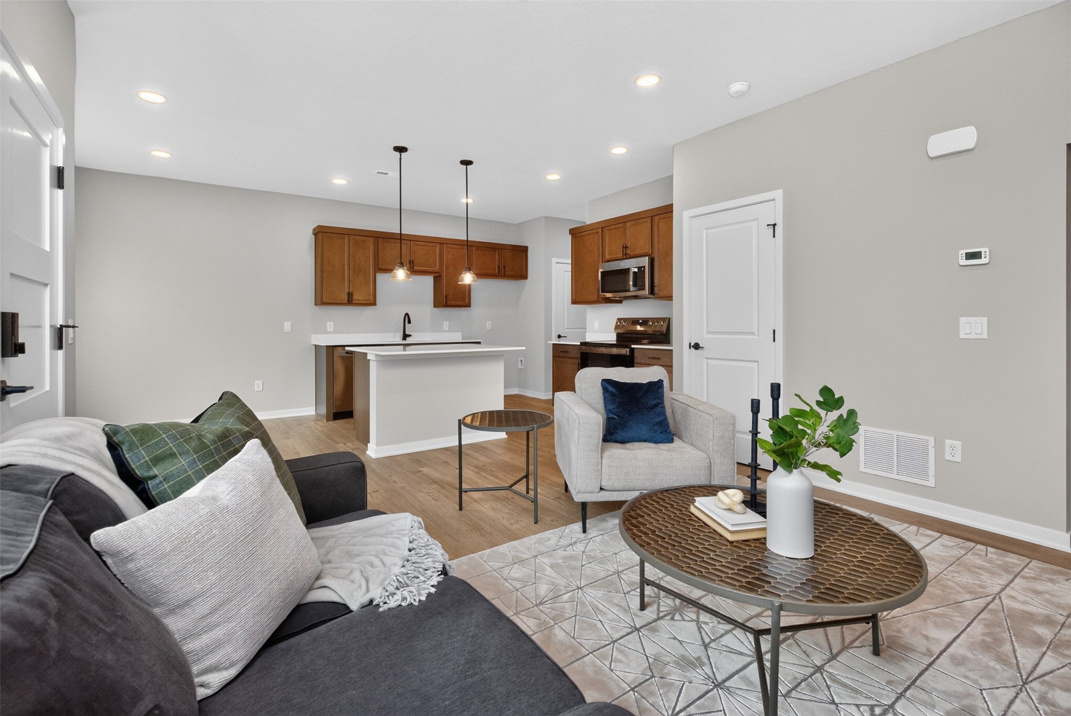 464 SW 12th Street