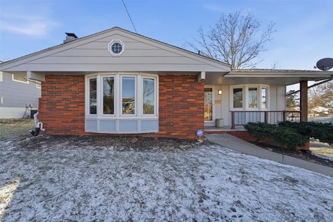 Homes For Sale - 6312 Franklin Avenue<br/> Windsor Heights, IA 50324