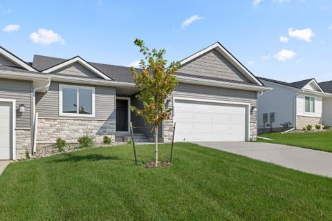 Condo For Sale - 5520 NE Briarwood Drive<br/> Polk County, Ankeny, IA 50021