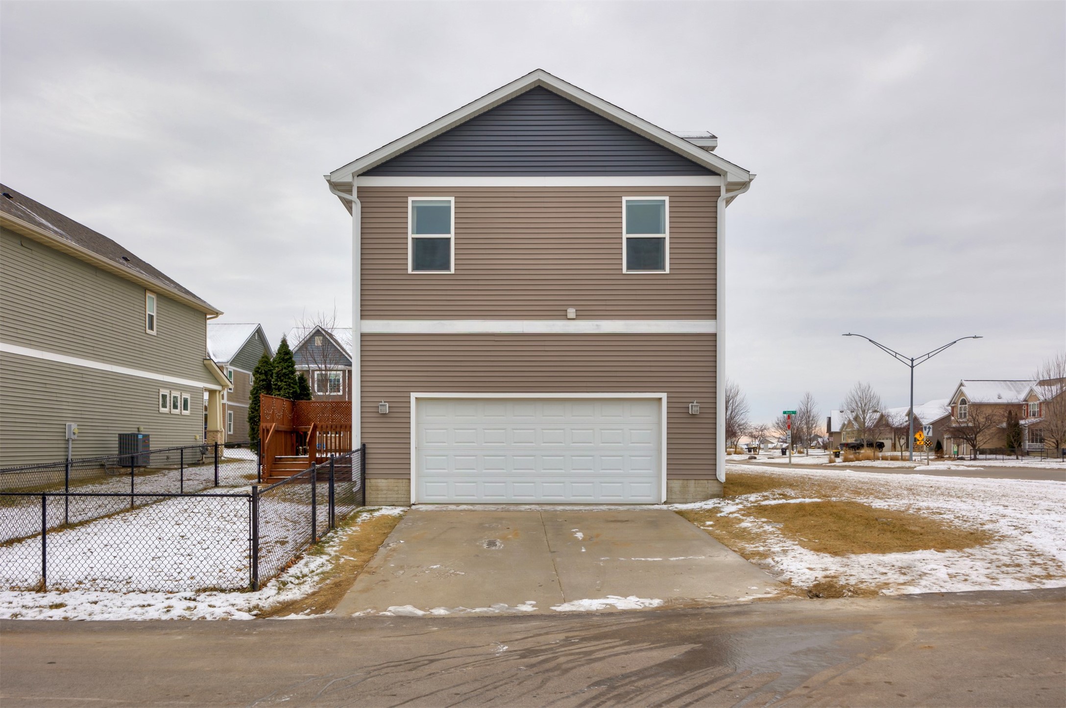 25 SE Booth Avenue, Waukee, Iowa image 2