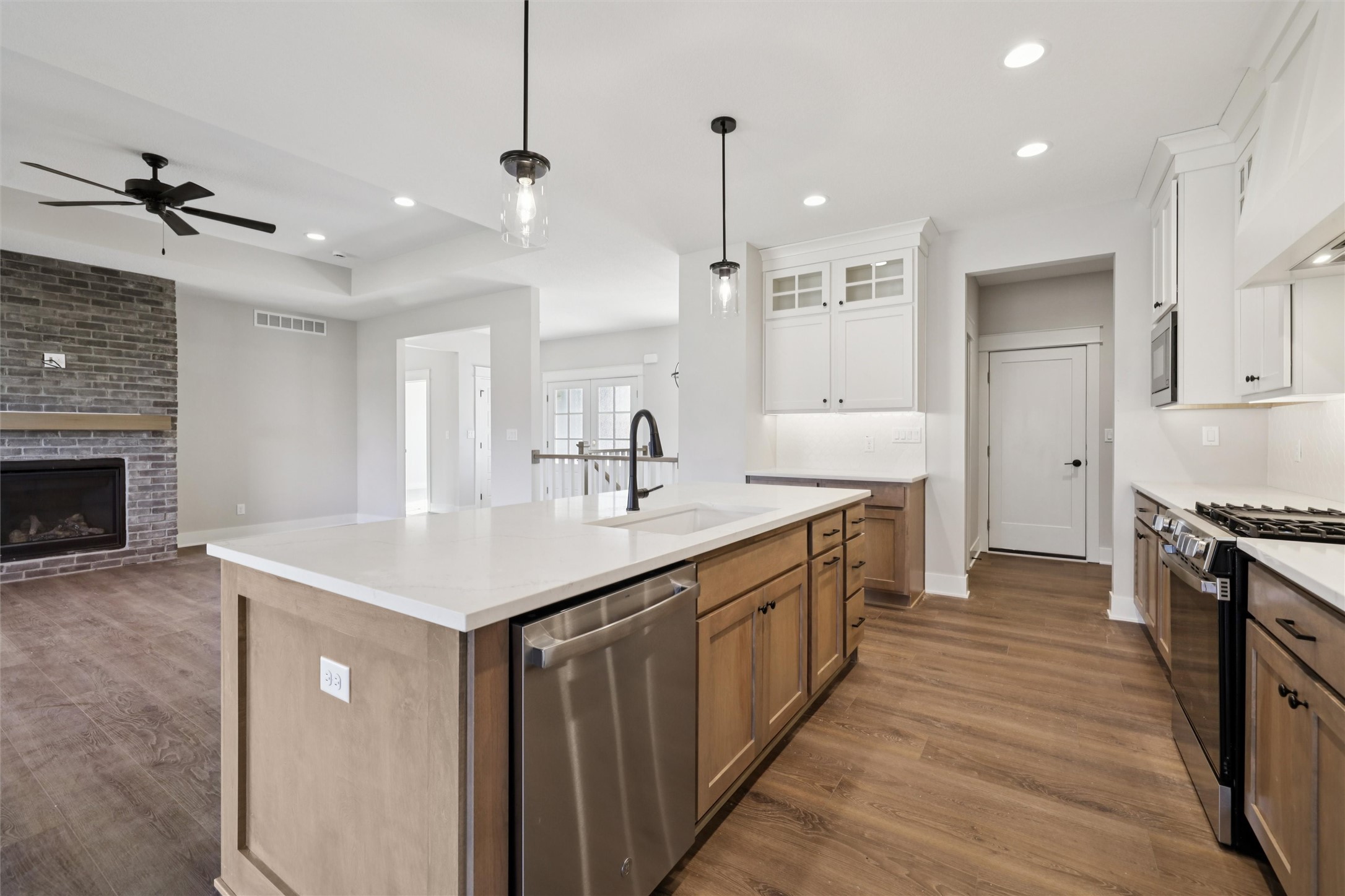 475 SE Walnut Woods Drive