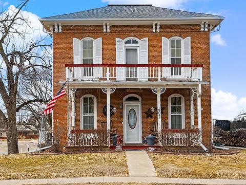 Homes For Sale - 402 N York Street<br/> Jasper County, Monroe, IA 50170